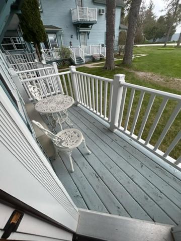 Harbor Light Hotel