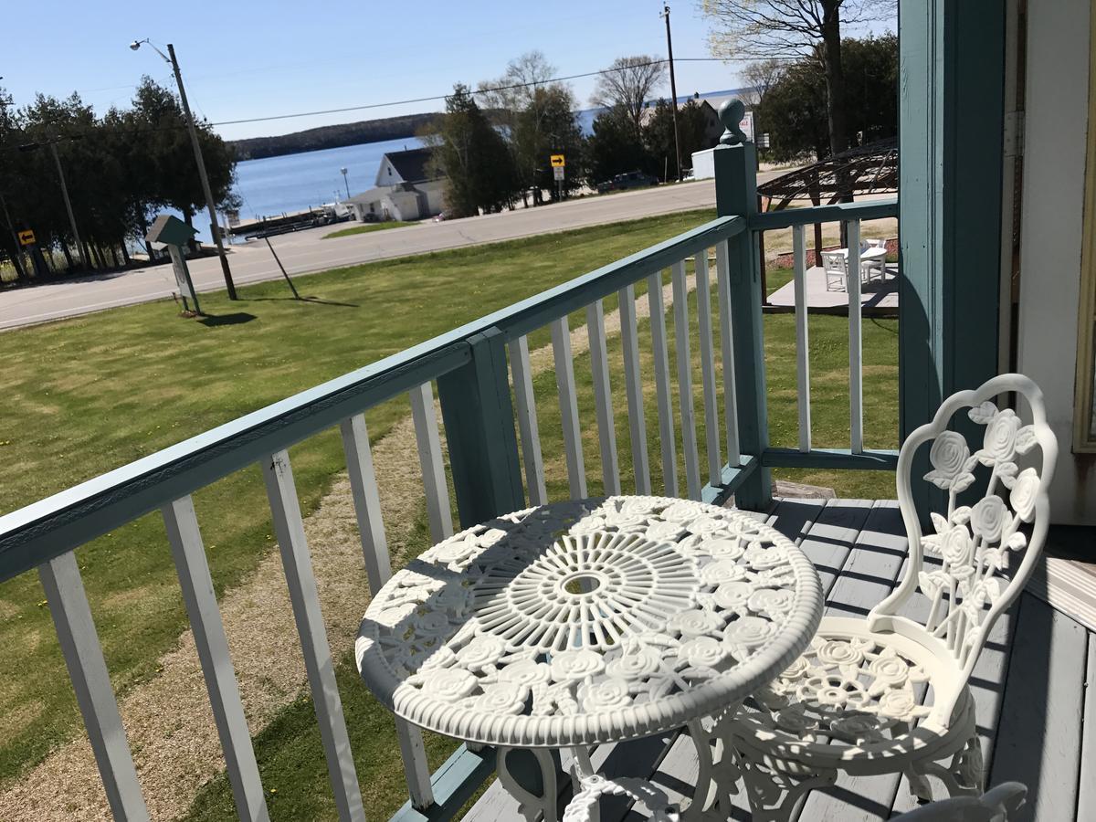 Harbor Light Hotel 2*